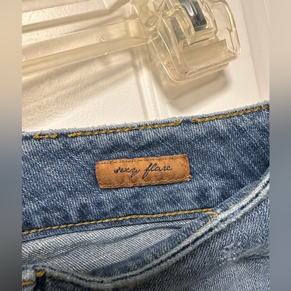 Seven 7 Womens Sexy Flare Stretch Denim Jeans Size 28 (Waist 28 - Inseam 32) - Picture 7 of 8